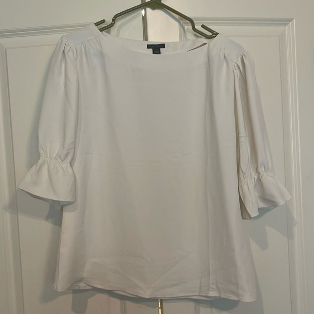 NWT cream Ann Taylor ruffle sleeve blouse Size M
